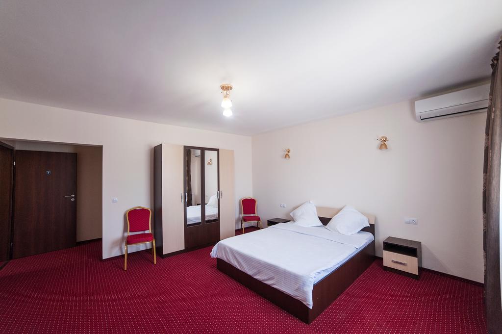 Vatra Romana Bed & Breakfast Racarii de Jos Exterior photo