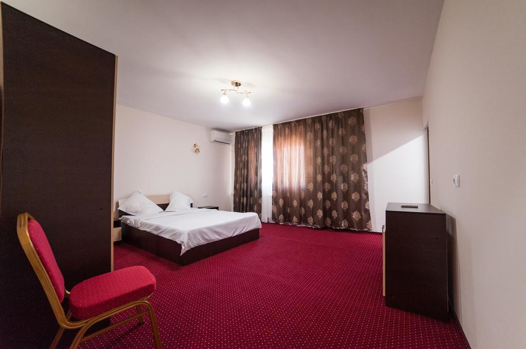 Vatra Romana Bed & Breakfast Racarii de Jos Exterior photo